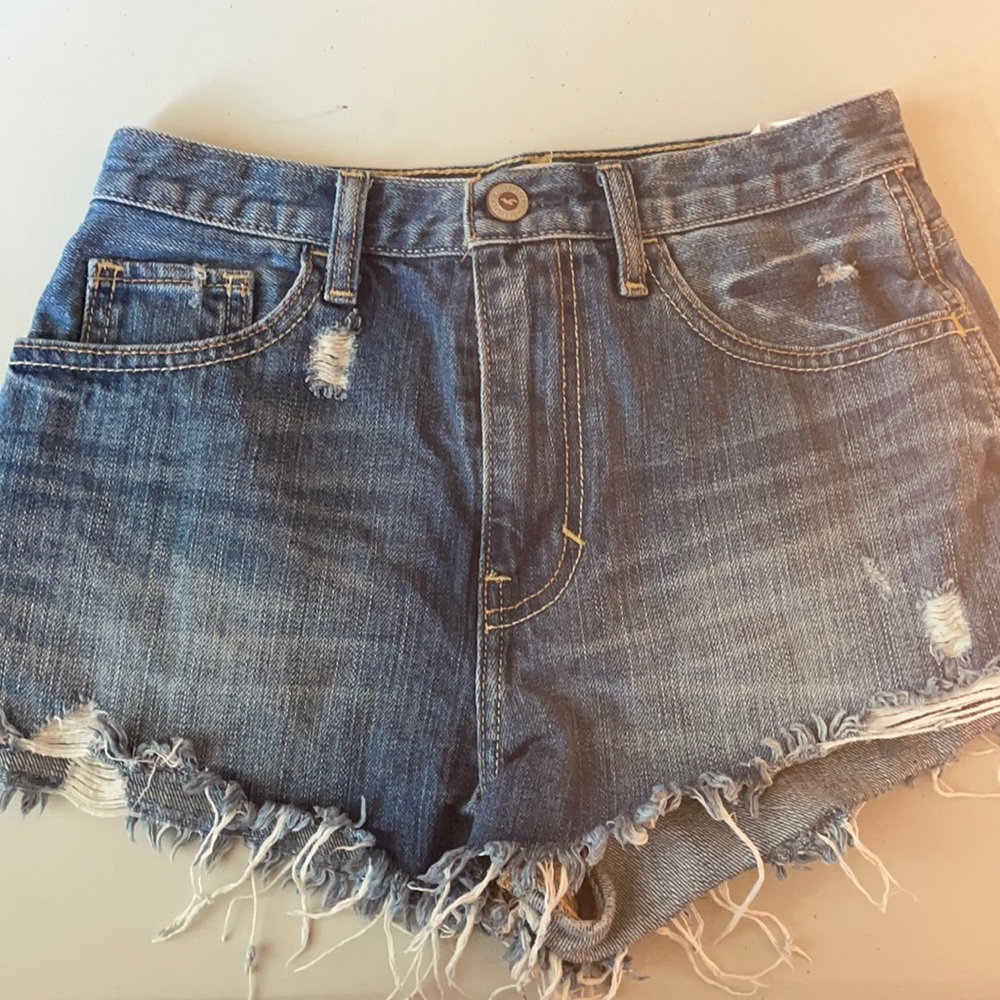 Cute Hollister high waisted Jean shorts